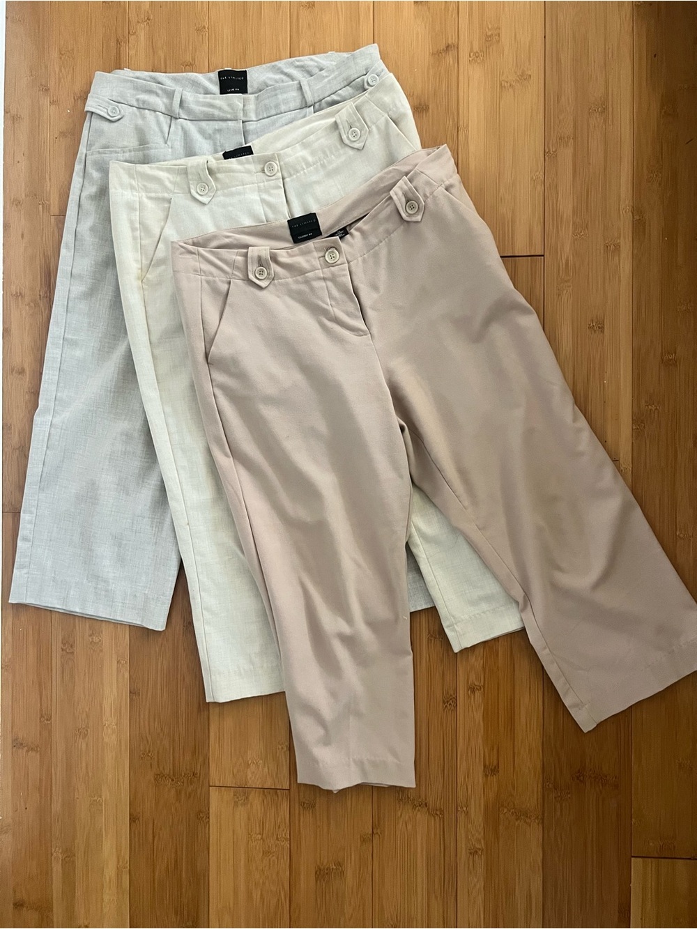 Women’s Tailored Capri Pants - Beige, Cream, Light Gray